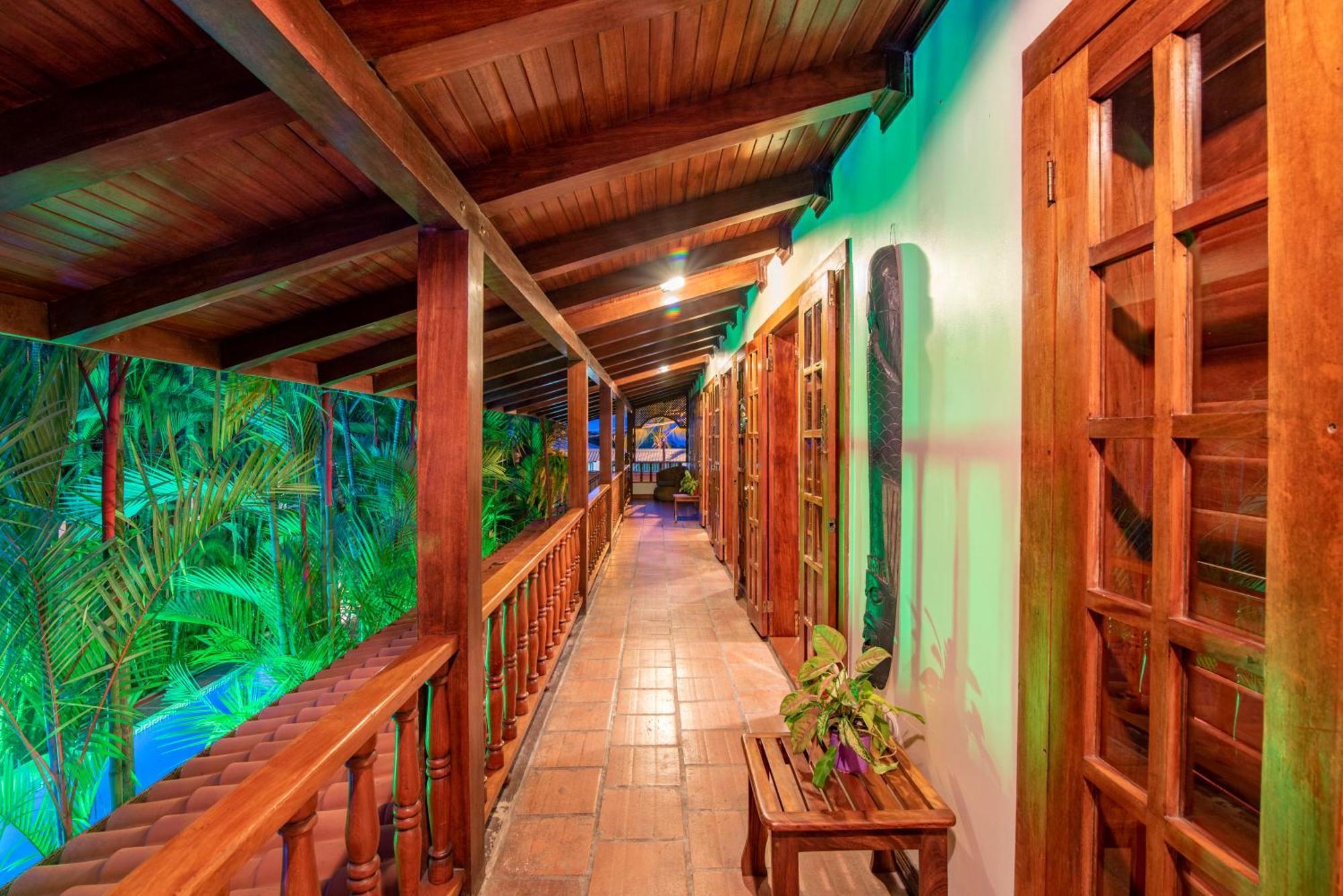 Hotel Villas Lirio Manuel Antonio Exterior photo